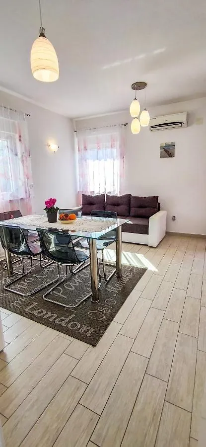 Apartment Susy 佩特坎内